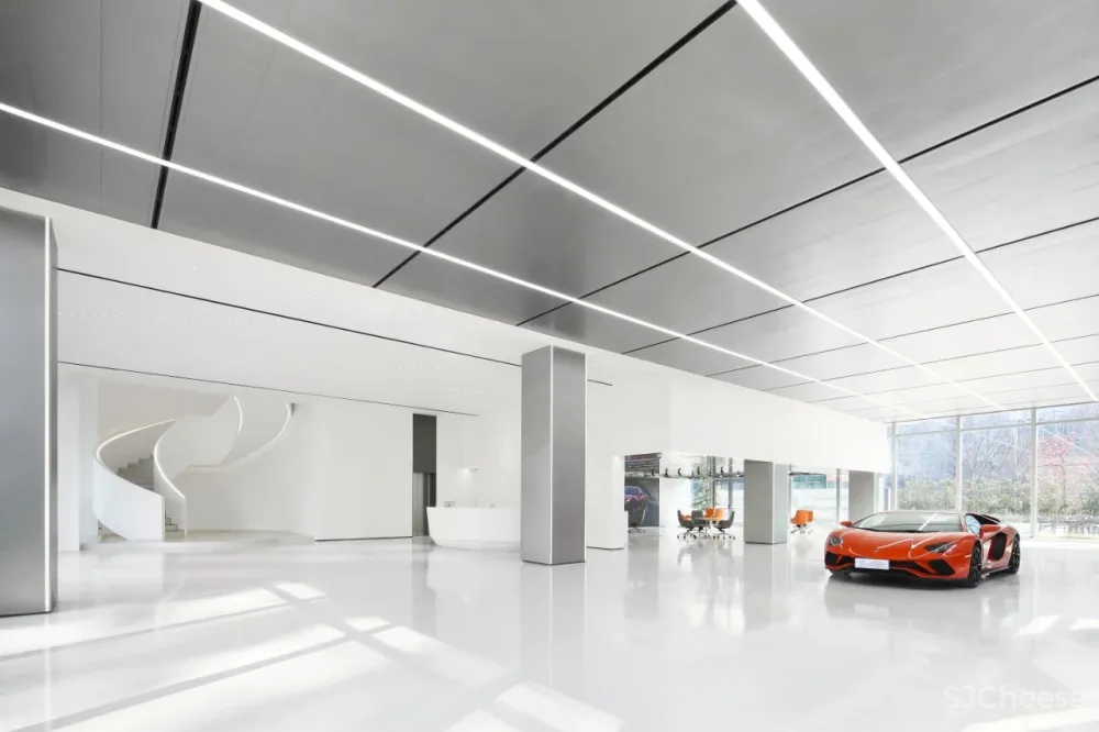 打破传统设计,开启超凡未来感的视觉享受!