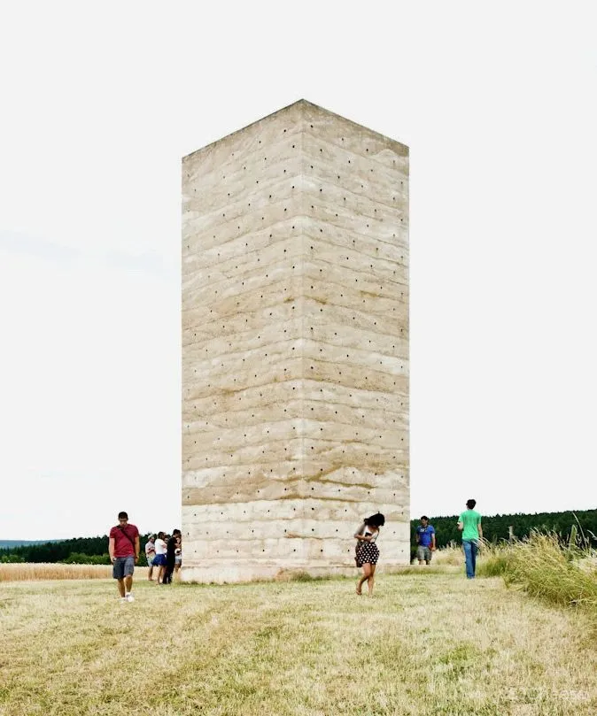 一群村民和一位建筑大师,完成了一个令无数人朝圣的建筑