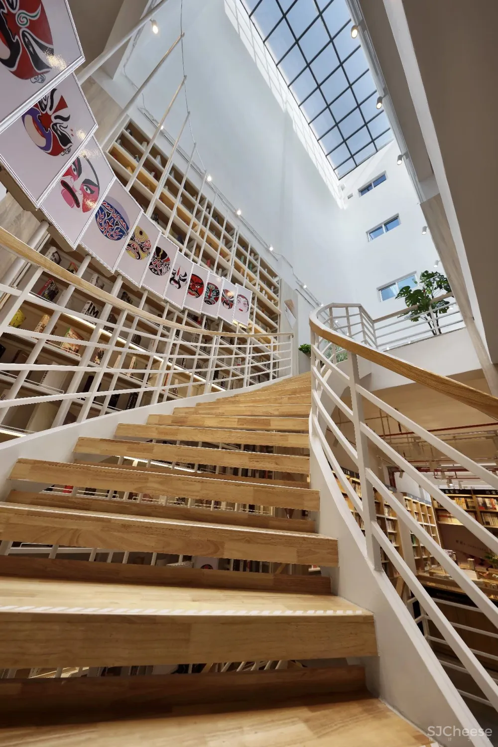 叶智杰设计：714㎡文学之旅，隐没在闹市水泥丛林中