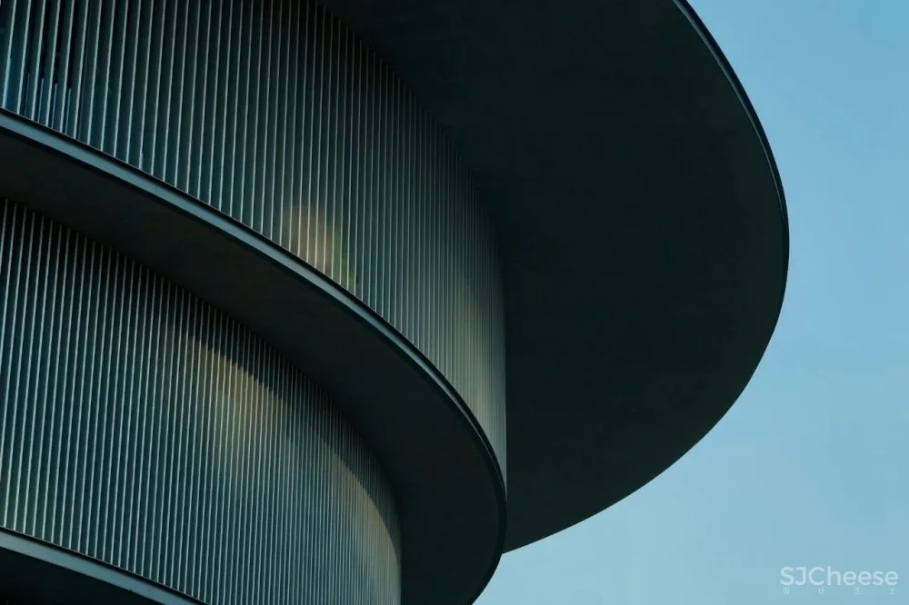 安藤忠雄丨清水混凝土诗人