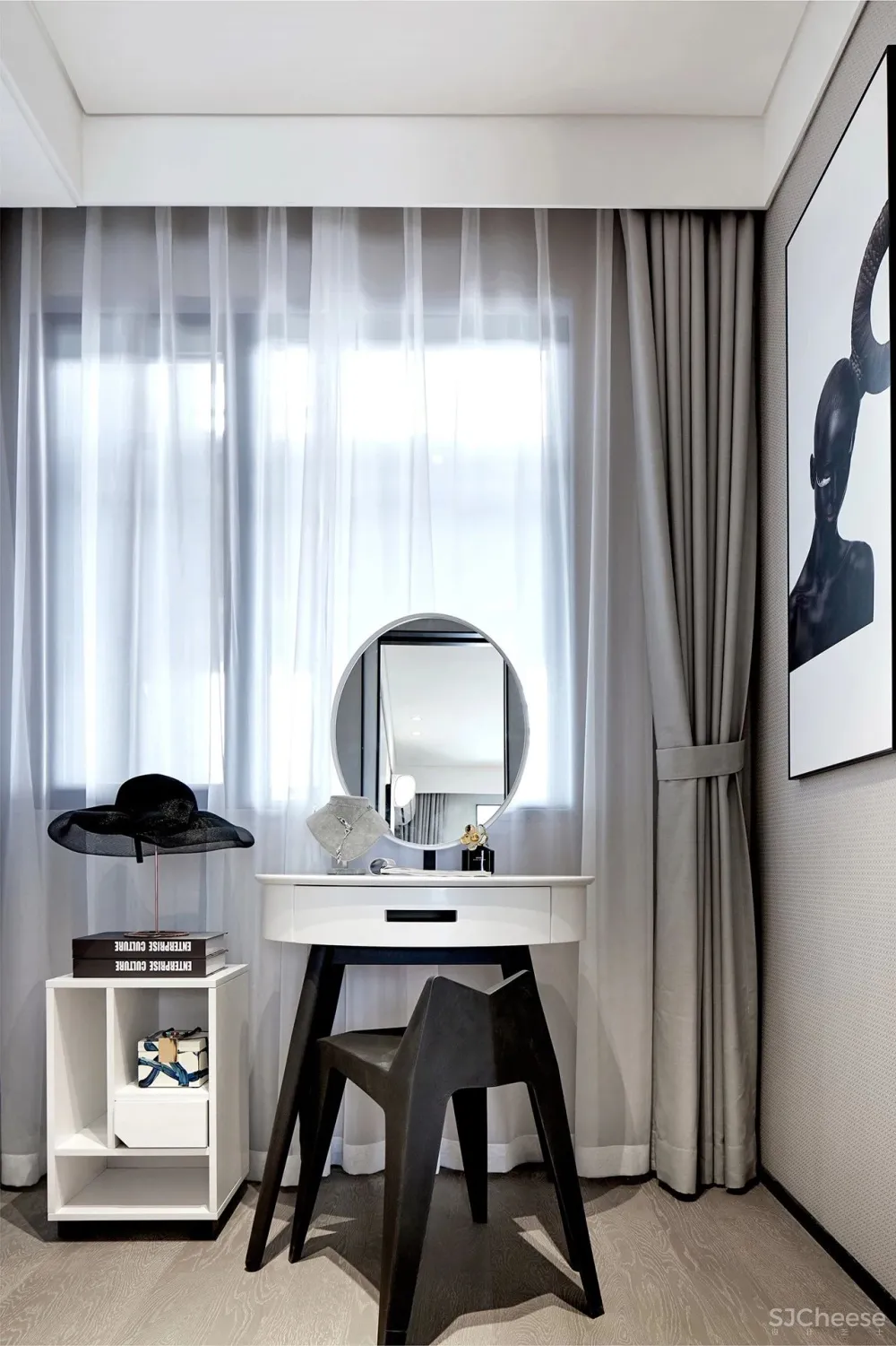 80㎡黑白设计样板间，简约即是美！