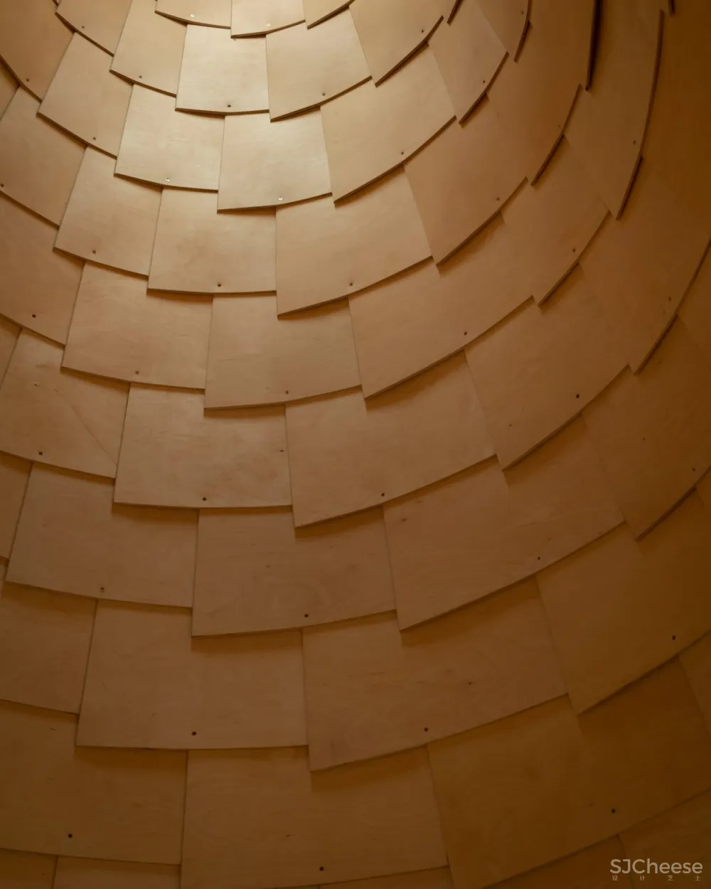 ACME staircase | Bumpers Oast House , 啤酒窑式住宅的现代诠释