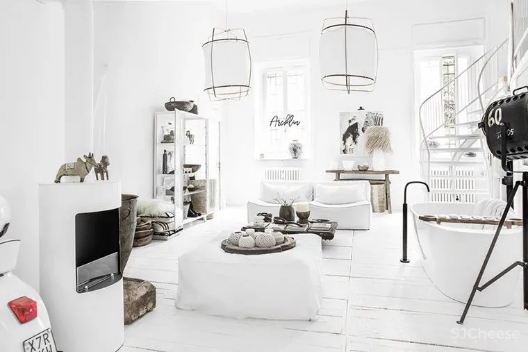 网红民宿设计参考:用夢幻白打造出来的空間。