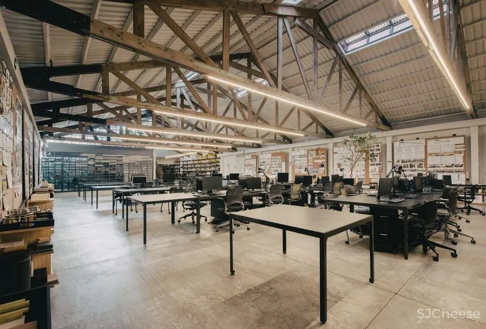 平铺直叙的工业美学 Esrawe Studio新办公室 Esrawe Studio