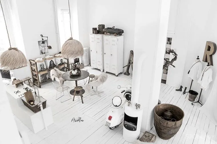 网红民宿设计参考:用夢幻白打造出来的空間。