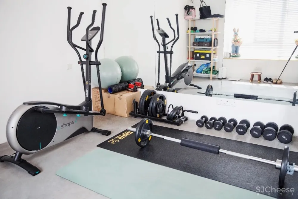 麻辣烫店倒闭,文艺青年用自己160m²的家逆袭,自由流浪的感觉太好了!