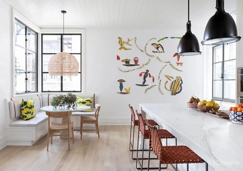 美国德克萨斯现代别墅将沉稳的黑白经典和爆炸性的彩色完美结合