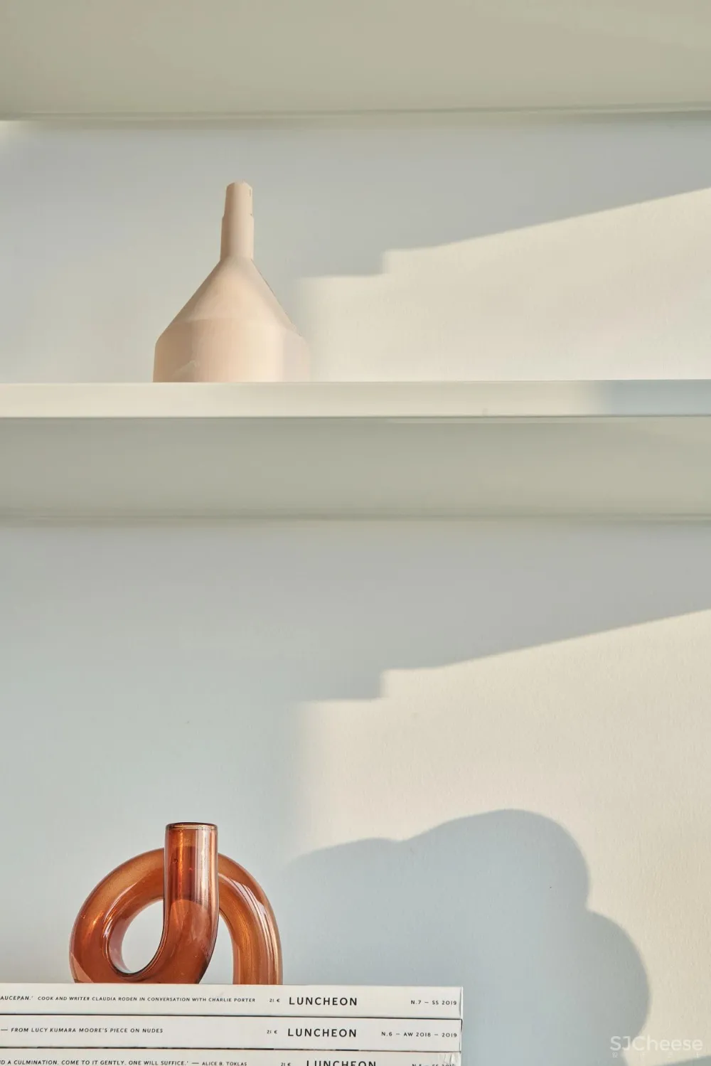 58㎡小家的L型玻璃幕墙,让小房也能拥有180°豪华夜景