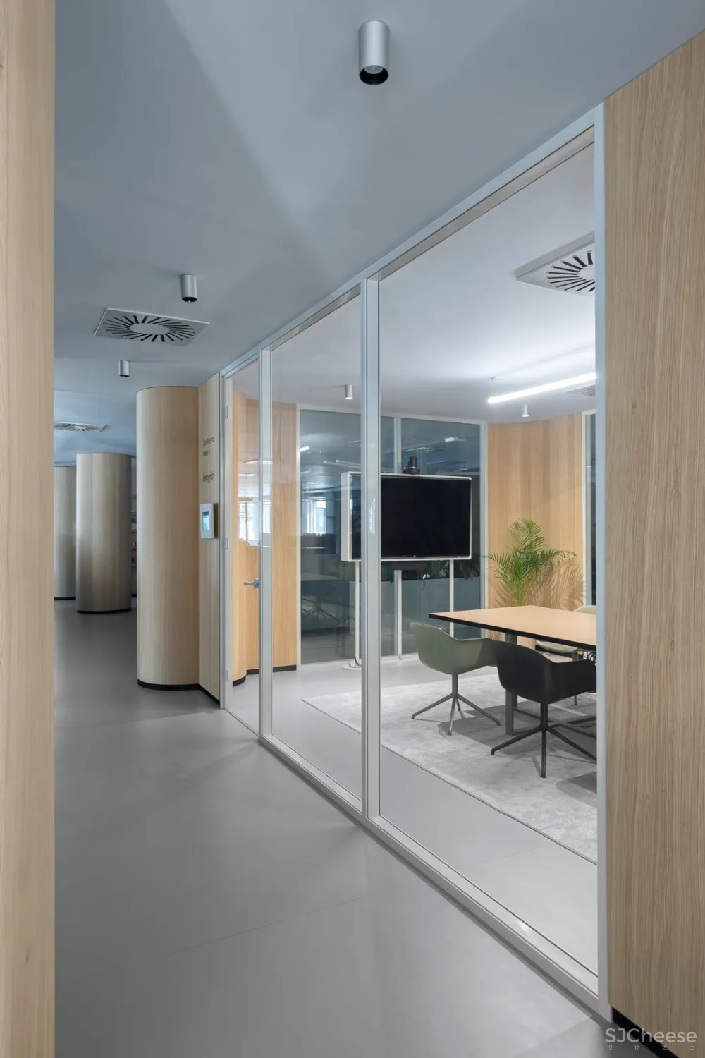 Autori | Roche Offfice , 现代舒适的办公空间