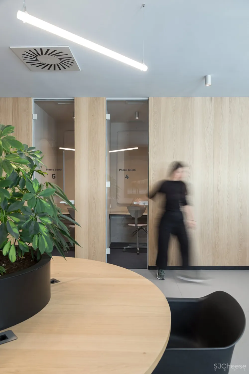 Autori | Roche Offfice , 现代舒适的办公空间