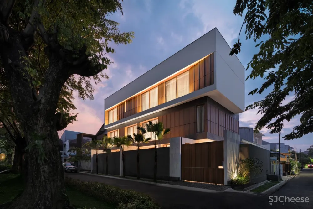 Somia Design | Svastaka House , 现代奢华的简约住宅