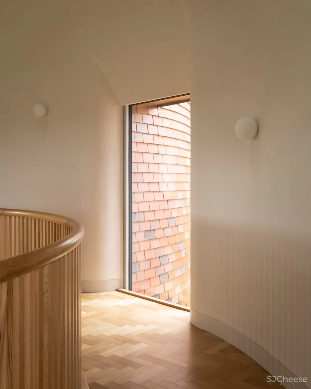 ACME staircase | Bumpers Oast House , 啤酒窑式住宅的现代诠释