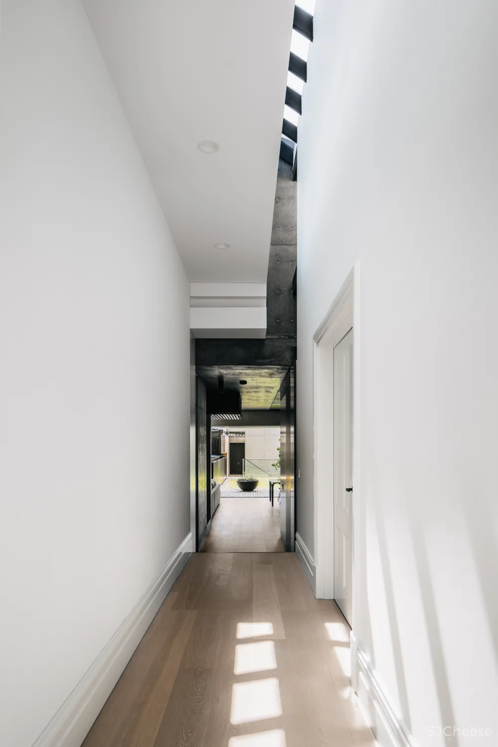 MCK Architects | Strong Arm House , 大胆典型的现代住宅