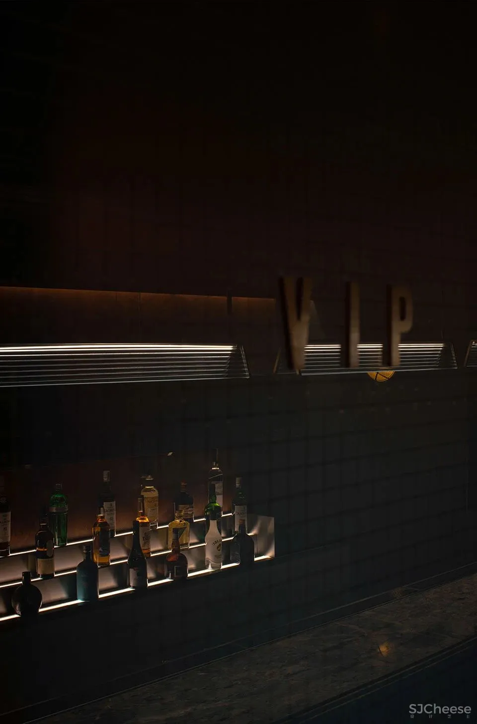 新作 结合欧式车厢和美式办公室风格 成都“π酒吧” iZ Design Studio