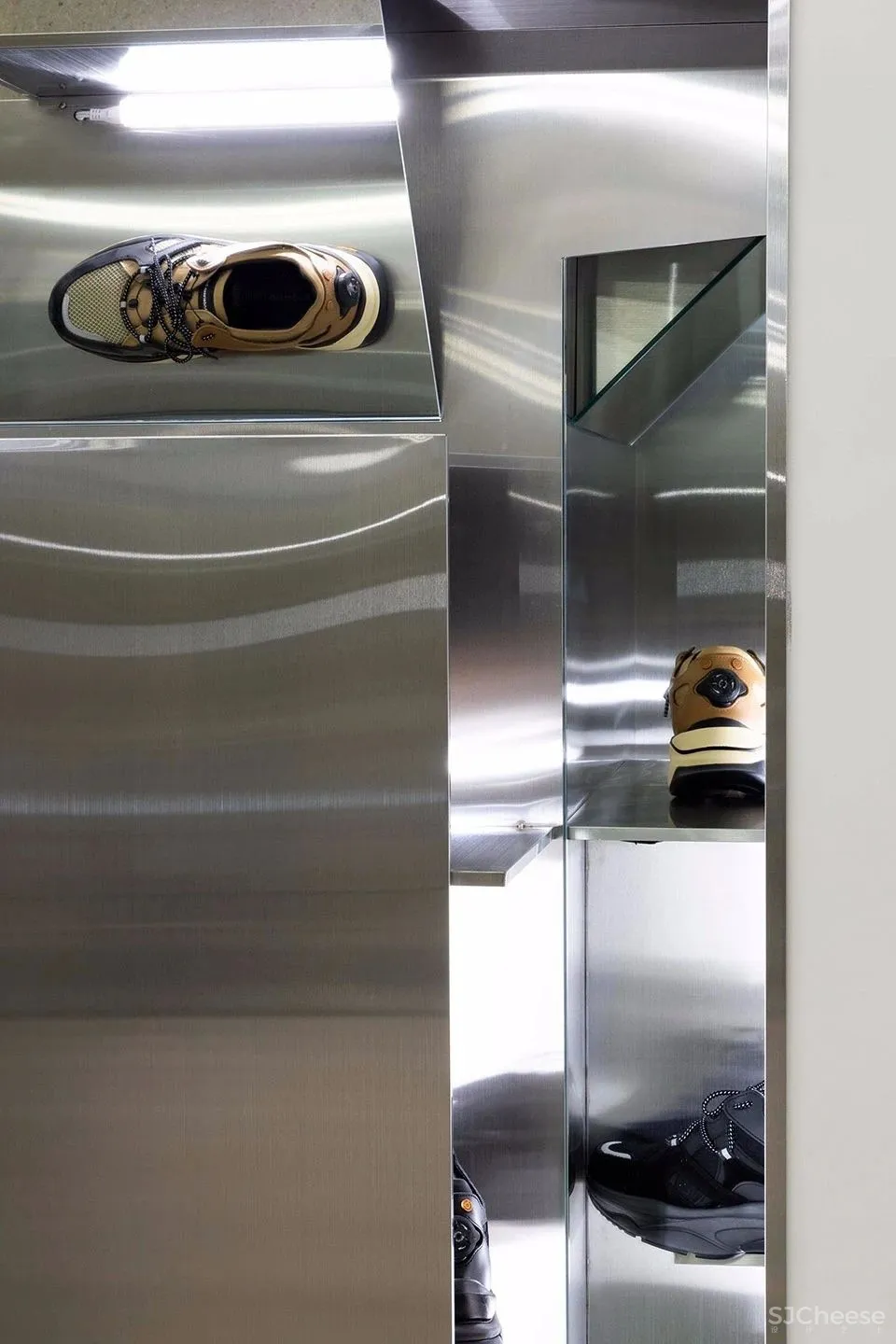 Andersson Bell 韩国 Creative Studio Unravel