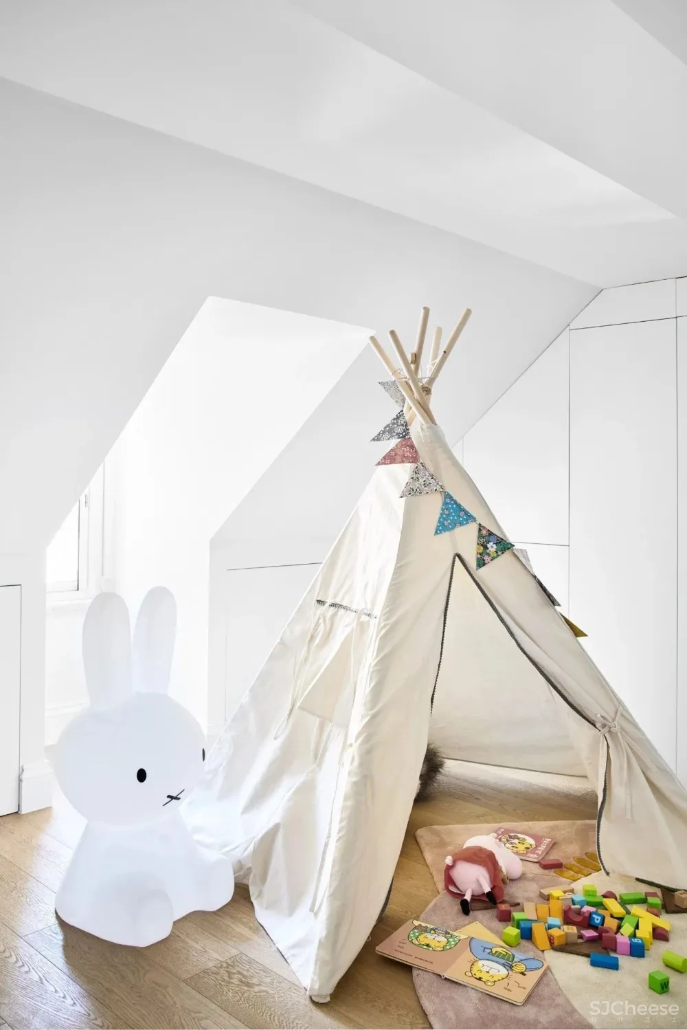 辰佑设计 • 郦潘刚 Mid Century Modern Design