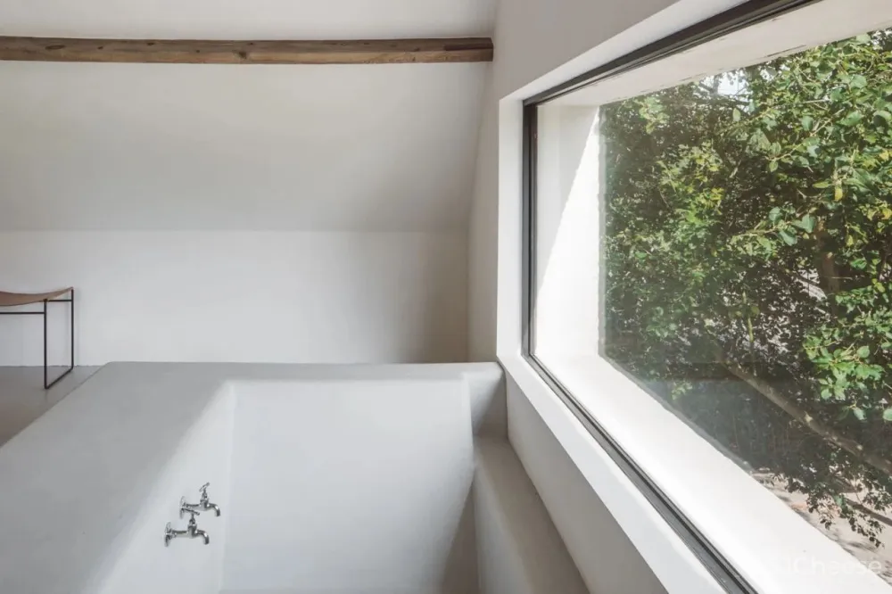 将废旧谷仓彻底改造,这才是真正的农村“豪宅”