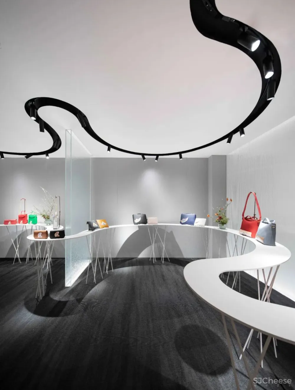 100㎡之喜.皮革艺术形象店 AFFD设计事务所