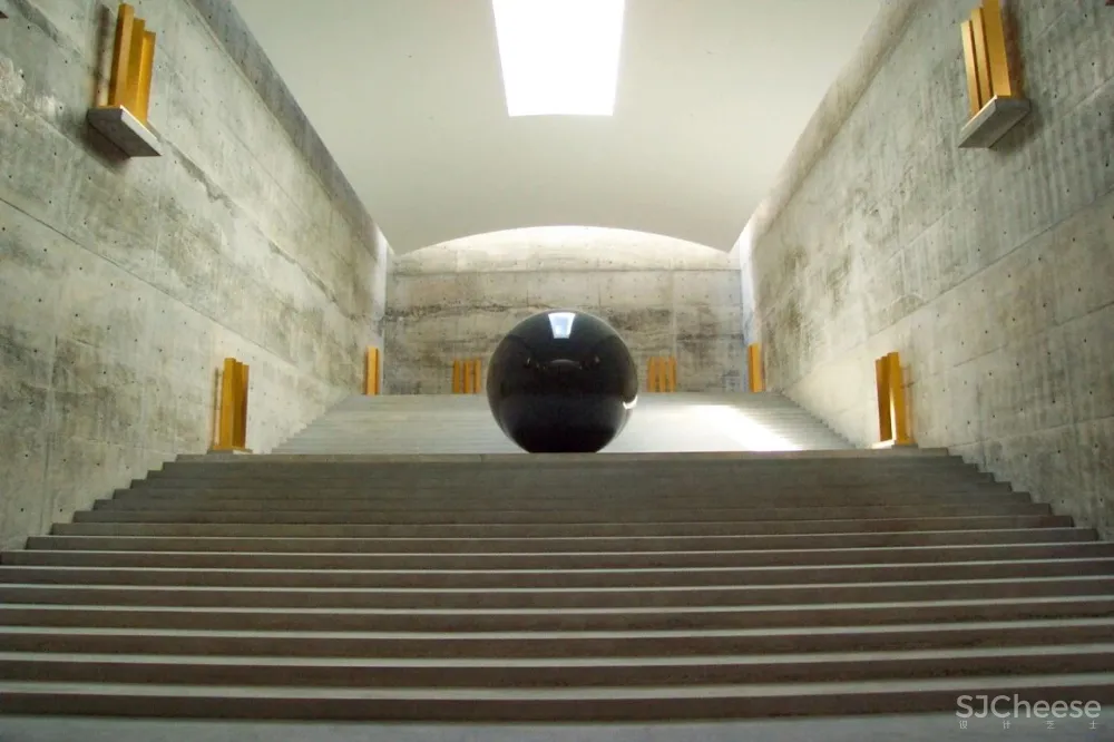 安藤忠雄雪藏17年的神秘作品被改造成酒店,供客人裸泳