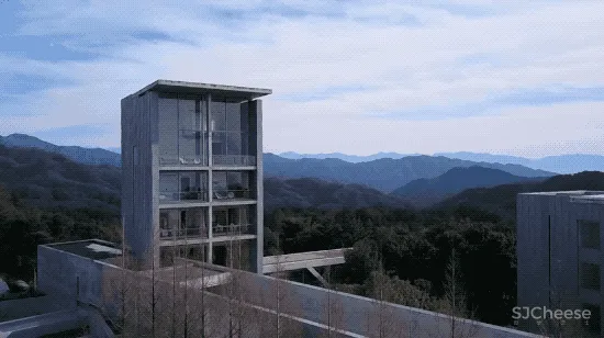 安藤忠雄雪藏17年的神秘作品被改造成酒店,供客人裸泳