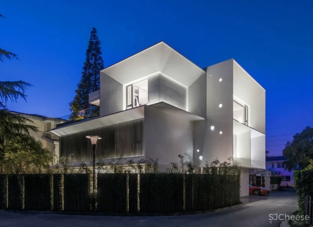 孙建亚作品虹梅21，一气呵成的极简主义美学