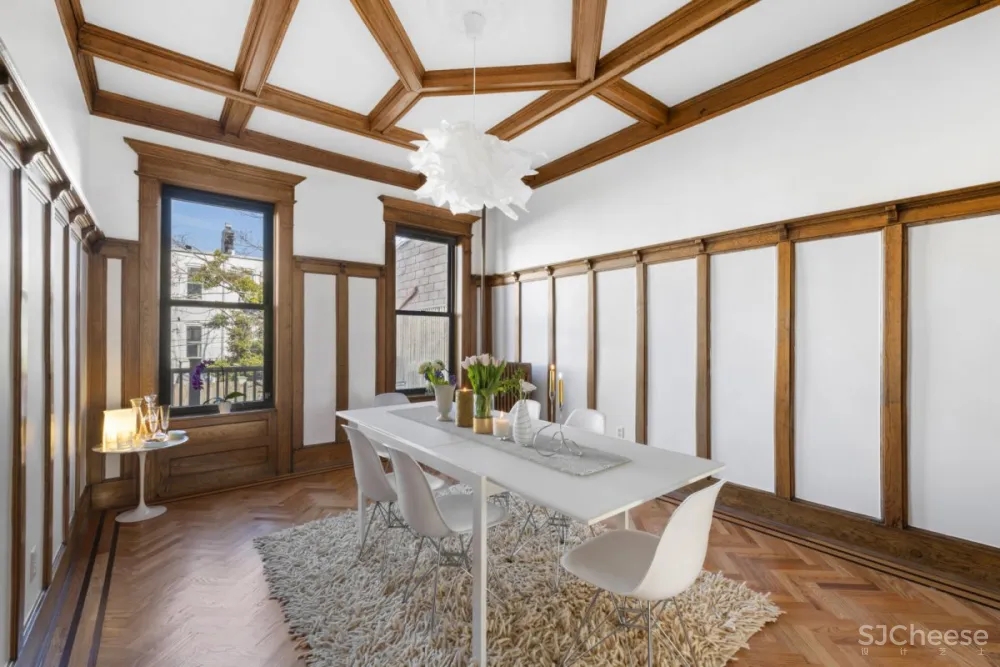 Brownstone Voyer | Victorian Style Townhouse , 现代华丽的古典元素