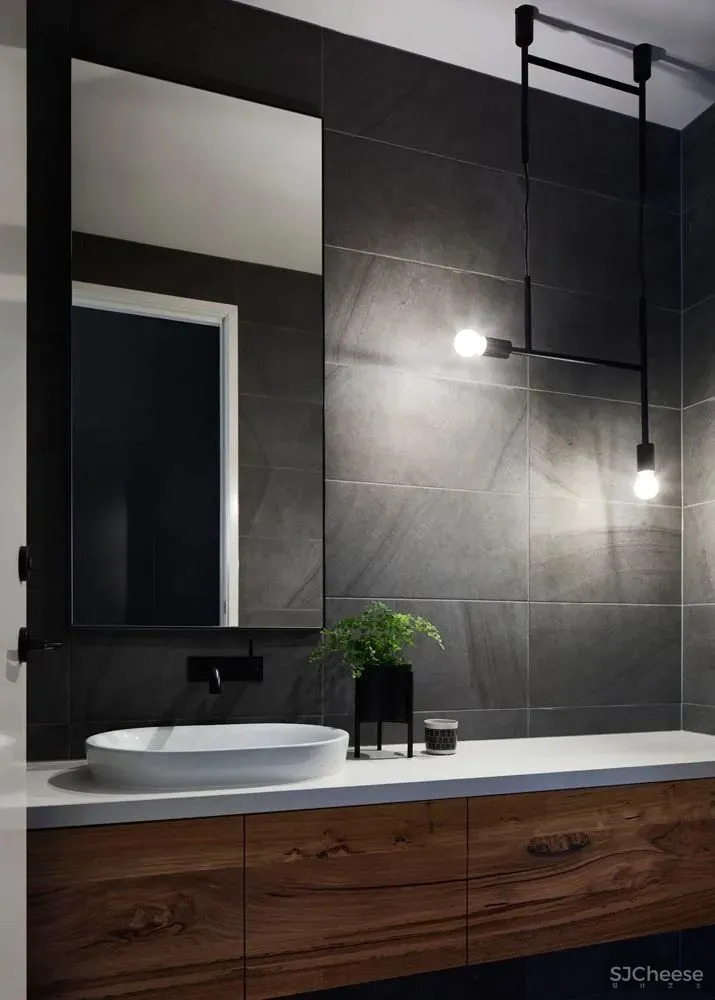 Fiona Austin 新作 历史与当代 传承中复兴