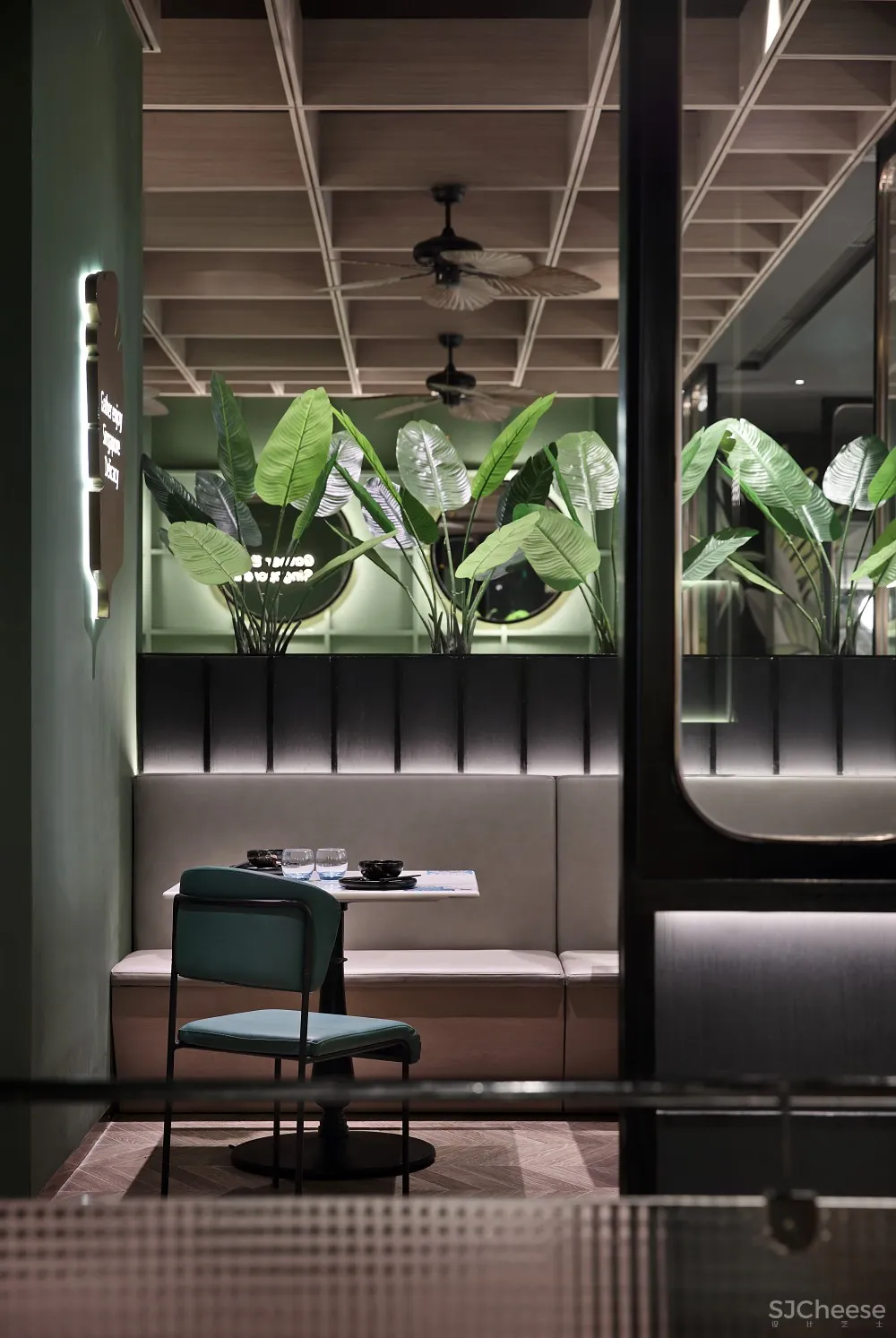 品牌餐厅设计·新加坡风格餐厅设计·深圳餐饮空间设计:星美聚