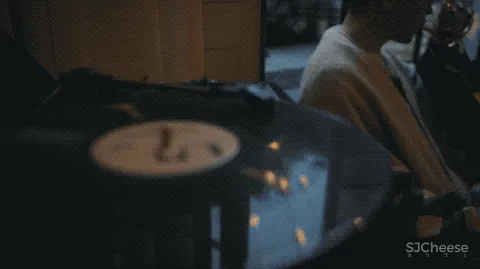 给明星装了多套房子后,他买下3层别墅,为自己打造出终极豪宅