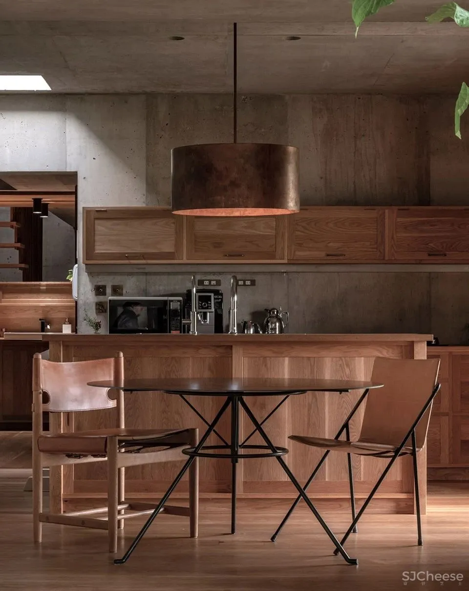 清水混凝土打造保守的现代居所 日本“Sagamine住宅”