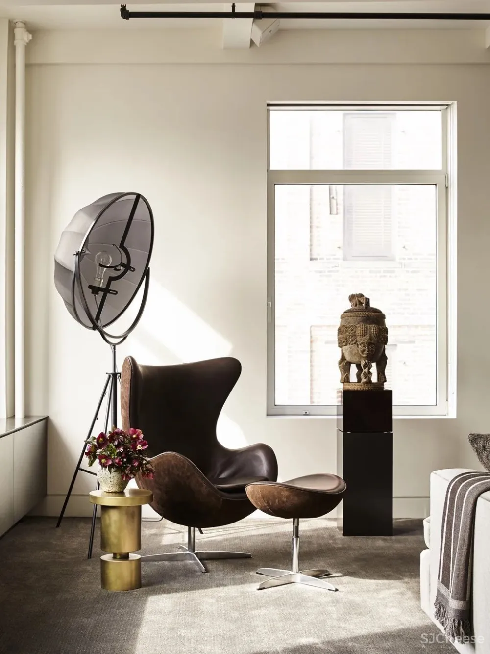 高级灰 棕色，华灯初上夜未央，细品冷酷都市的温柔细腻