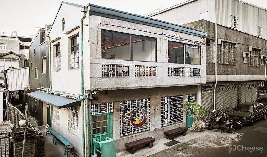 102㎡四房改一房,凭什么人家能断舍离?