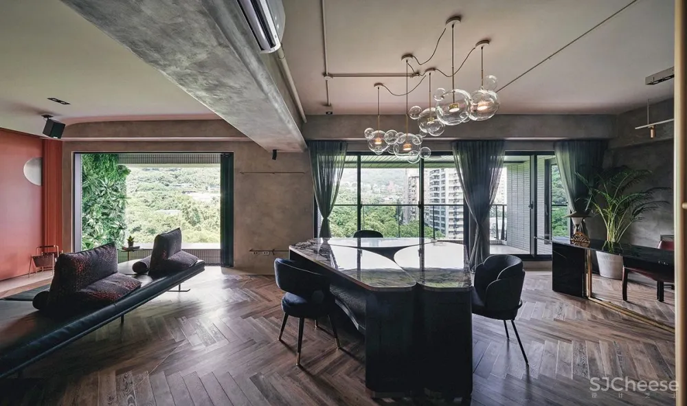 餐厅秒变大沙发,132㎡ 使用空间多一倍