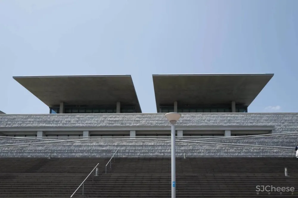 安藤忠雄丨清水混凝土诗人