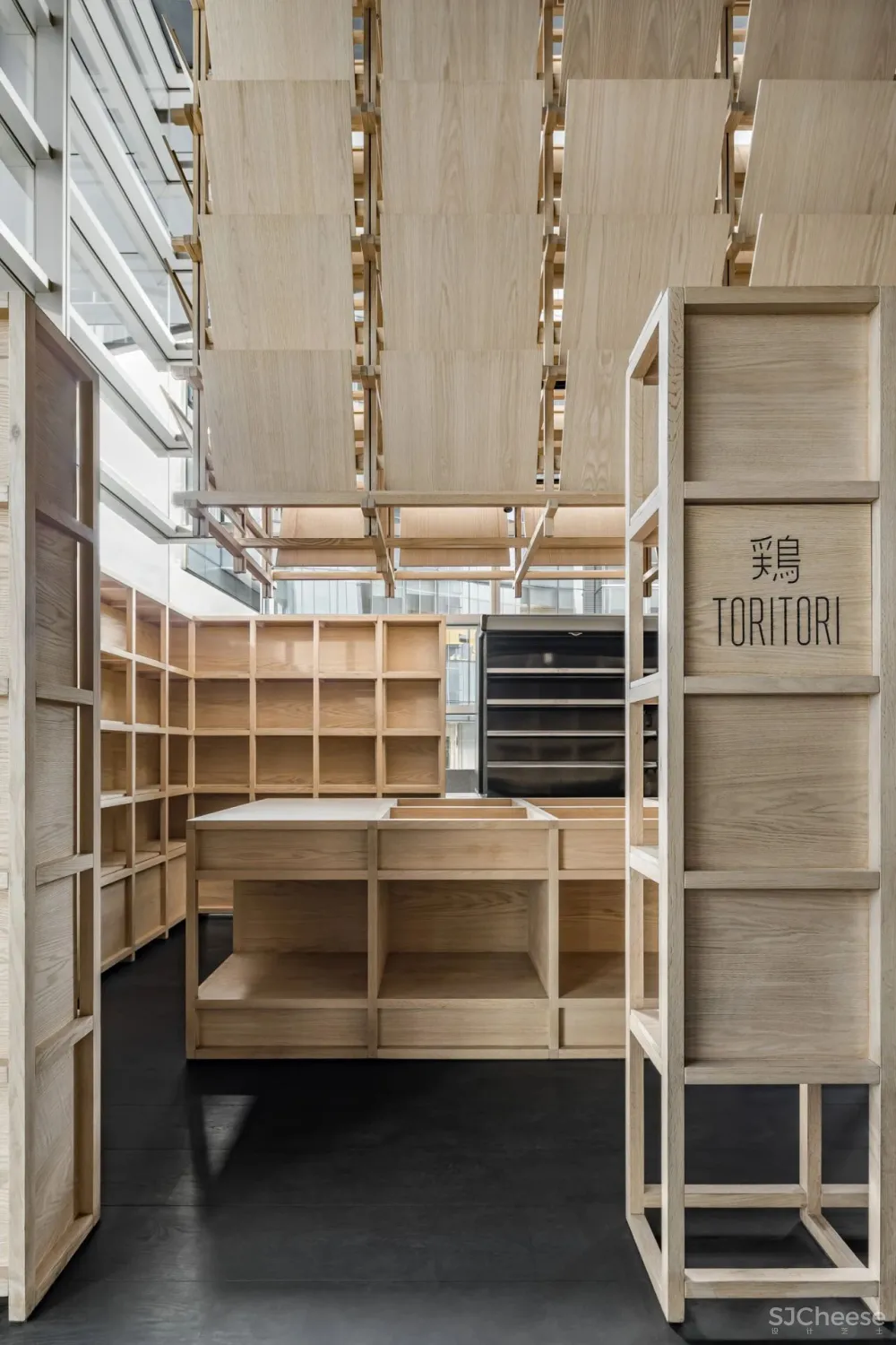 Esrawe Studio|由日式裝甲衍生靈感的精品日料餐廳