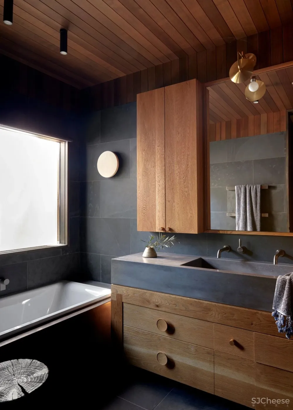 好色，理所当设