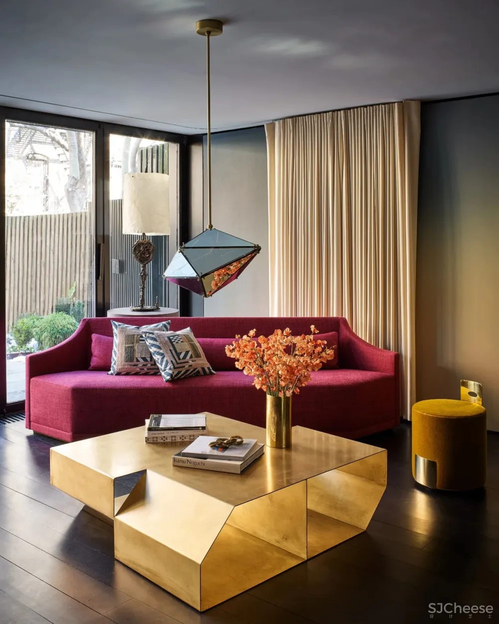 在全球最尊贵住宅区的样板间，学一下「豪宅零售店」的艺术化软装陈设