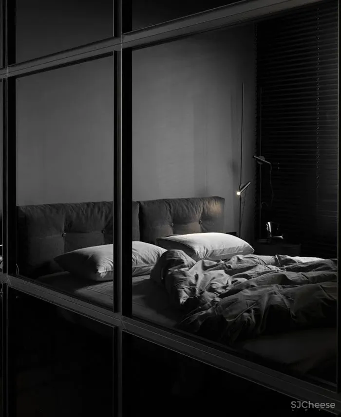 将色彩运用到极致，时髦灵动下非黑即白的男女公寓