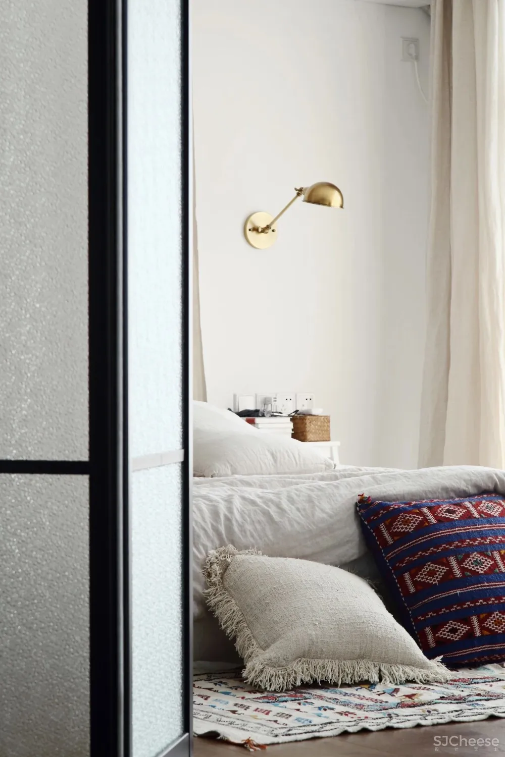 麻辣烫店倒闭,文艺青年用自己160m²的家逆袭,自由流浪的感觉太好了!