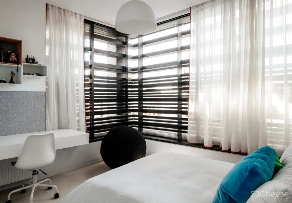 MCK Architects | Strong Arm House , 大胆典型的现代住宅