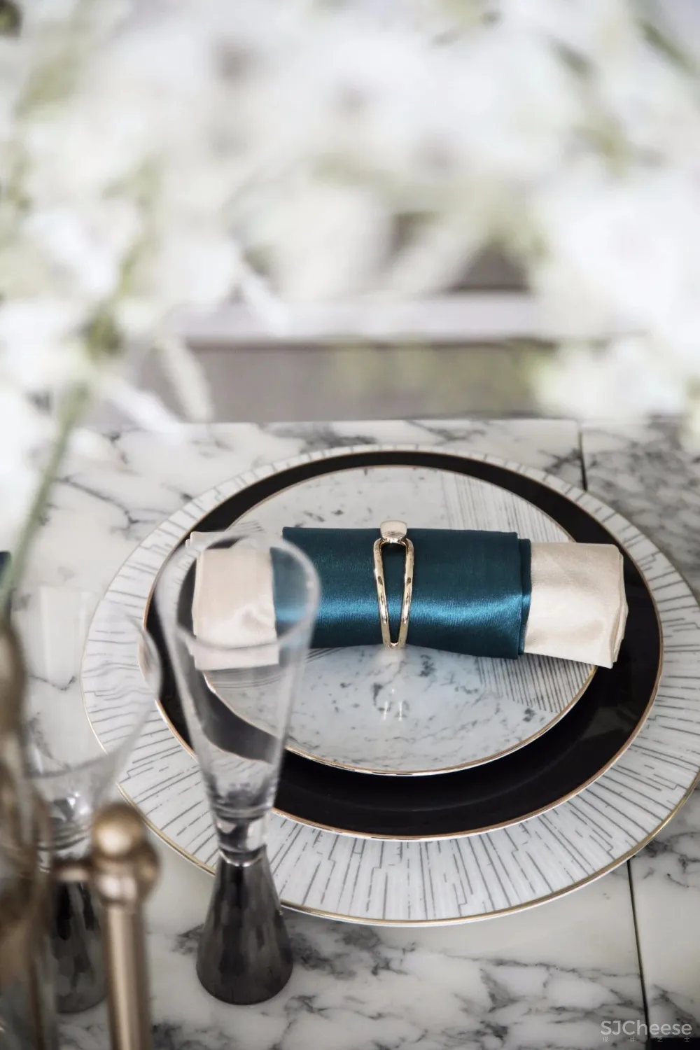 住宅丨轻奢 —— 诗意和典雅共存的生活空间