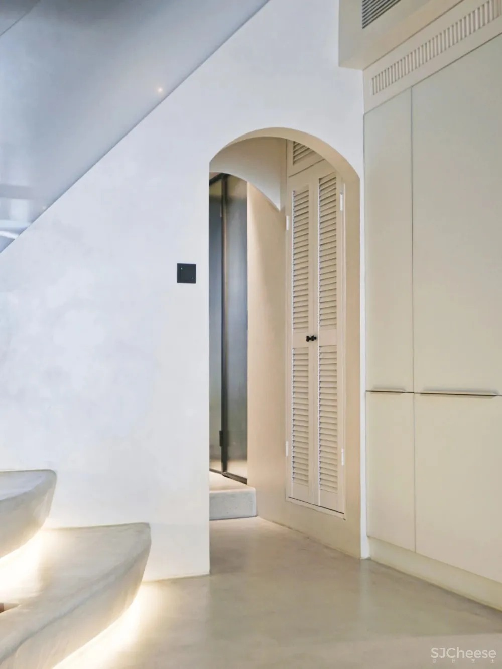 给明星装了多套房子后,他买下3层别墅,为自己打造出终极豪宅