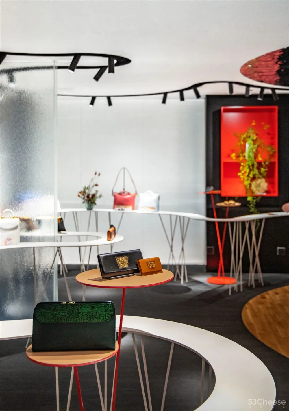 100㎡之喜.皮革艺术形象店 AFFD设计事务所