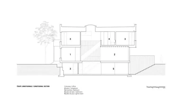 除了上下楼,这座楼梯也是空间的限定元素