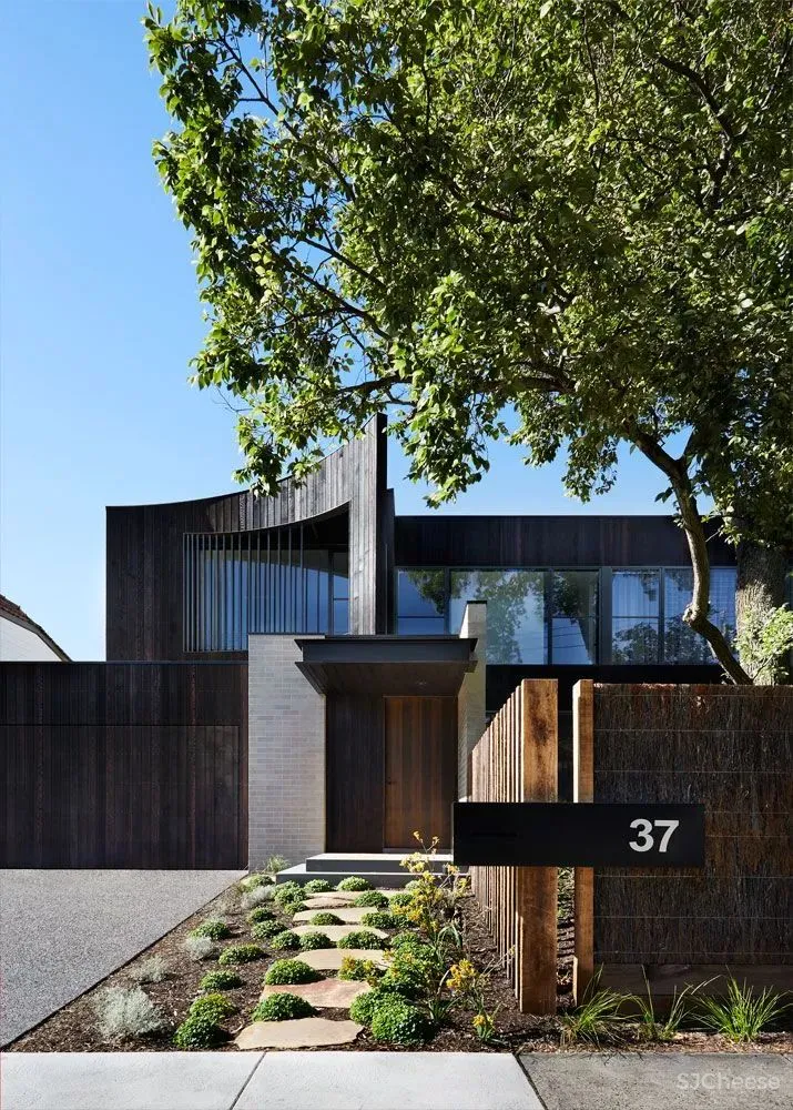 Fiona Austin 新作 历史与当代 传承中复兴