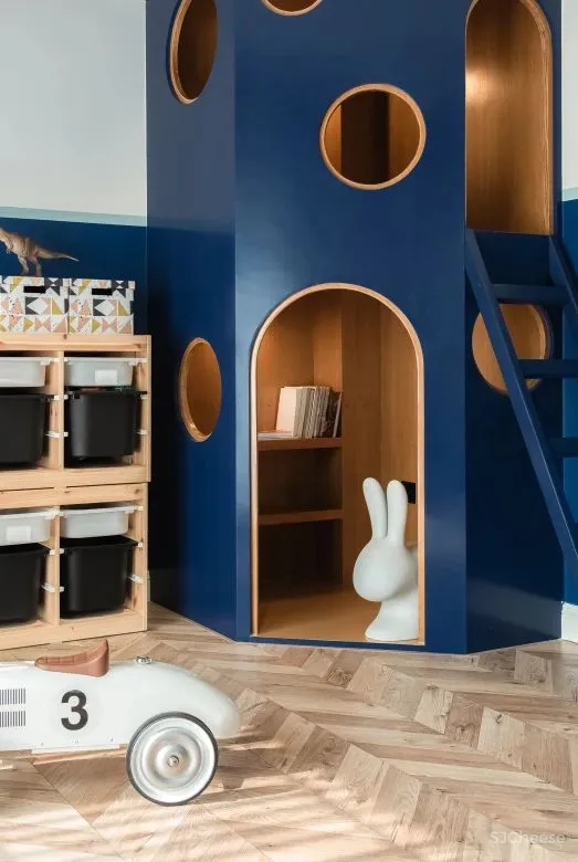 双人树屋、梯下“游戏盒”，还有攀爬架...这么装，无论家里几个娃都能轻松搞定！