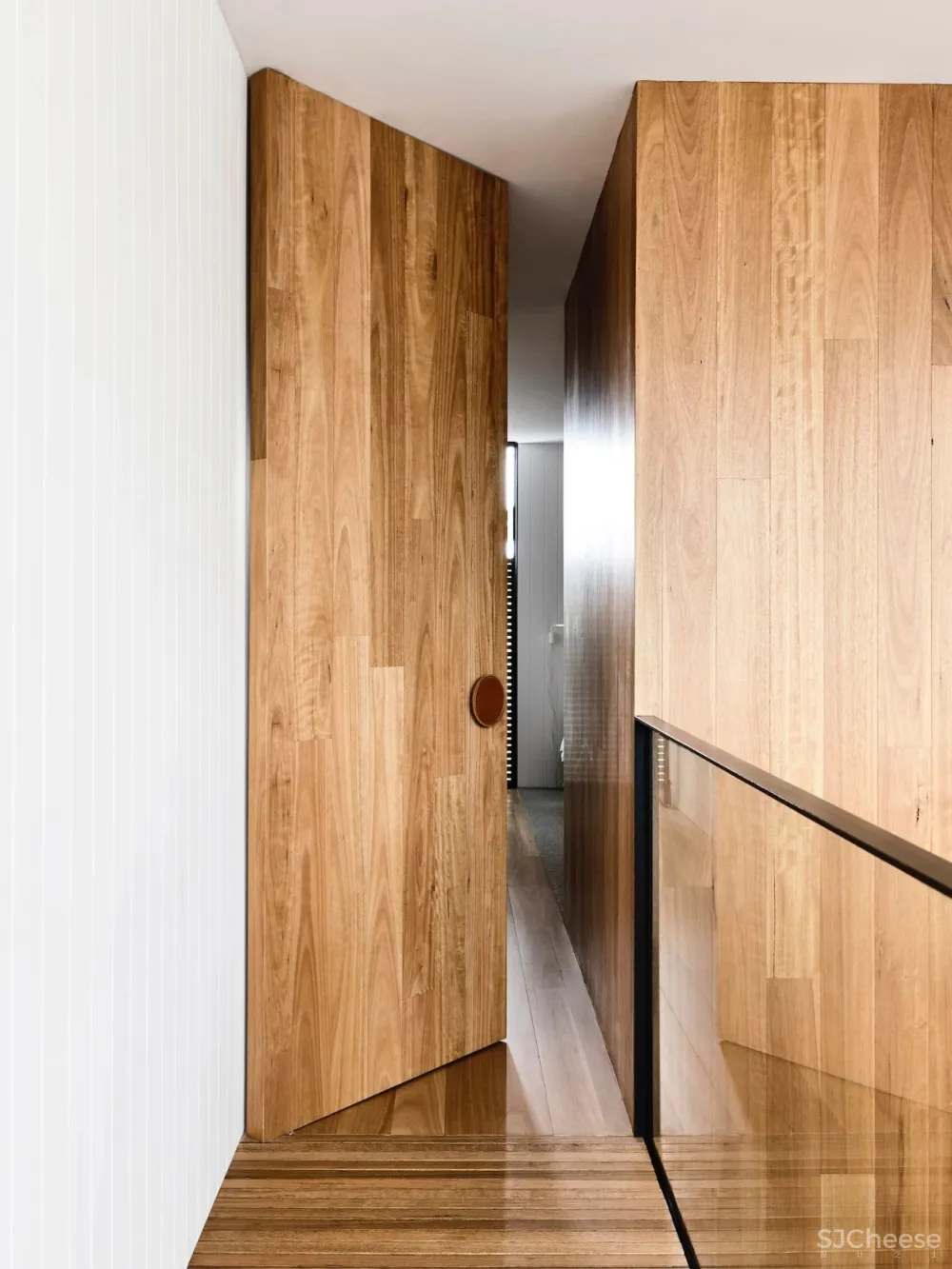 简约现代住宅，用木材打造出温暖舒适的家！