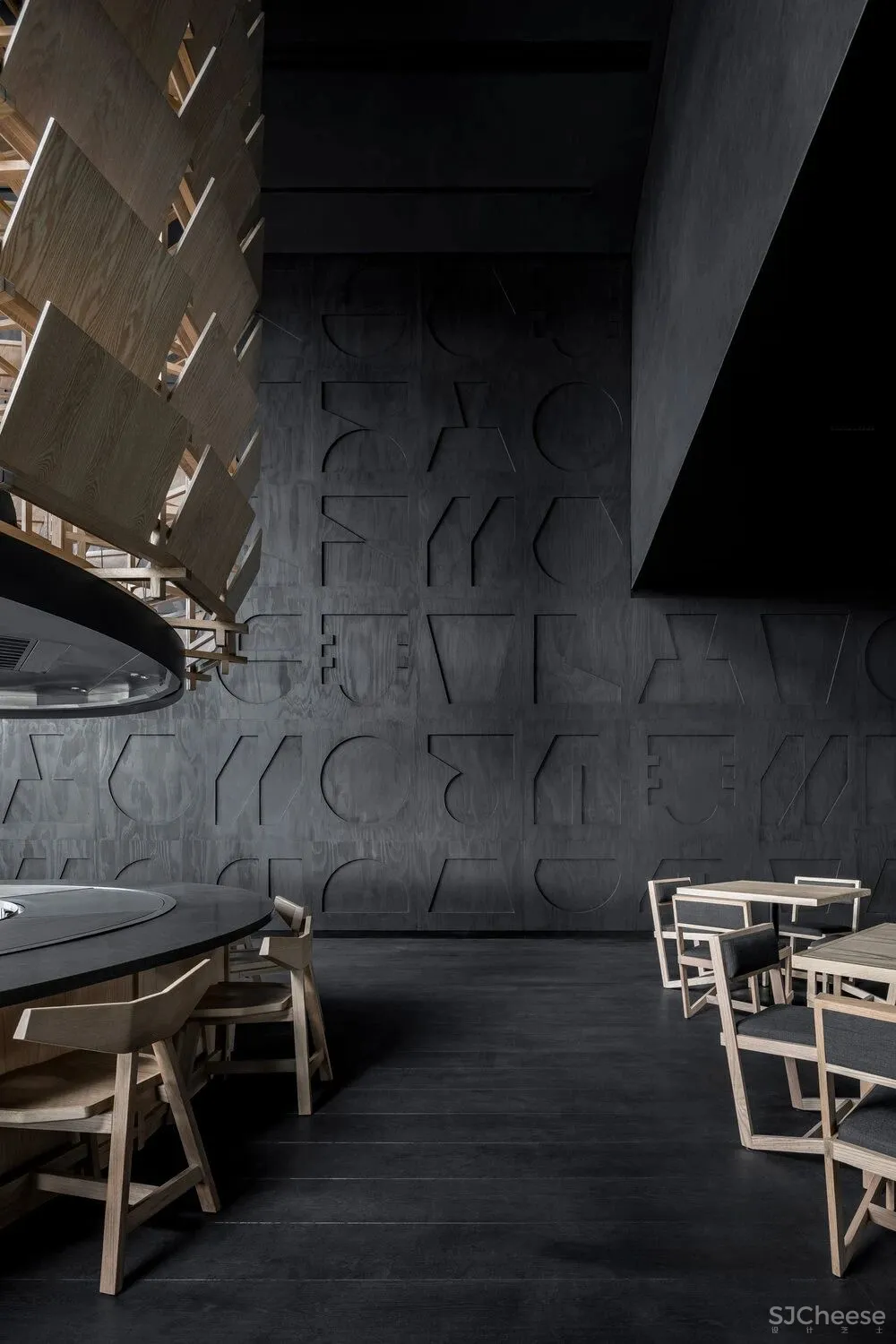 Esrawe Studio|由日式裝甲衍生靈感的精品日料餐廳