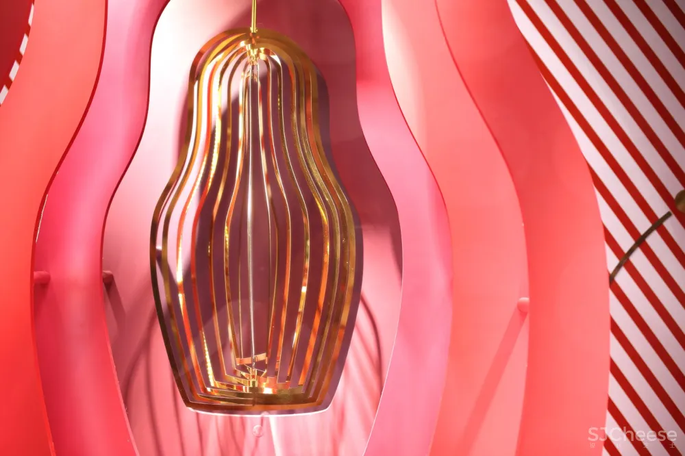 俄罗斯套娃 - 红谷HONGU 夏季橱窗设计