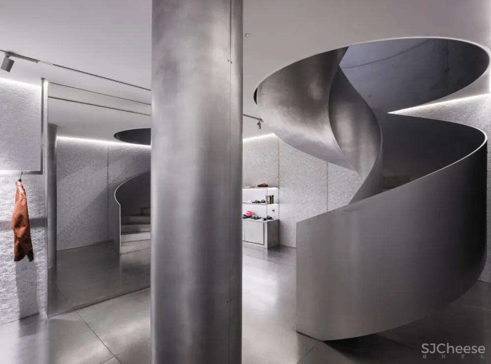 Vasquez Consuegra | MKR Store , 不规则元素的创意空间